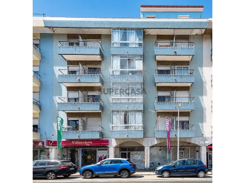 Gebäude auf Camarate, Unhos e Apelação, Loures