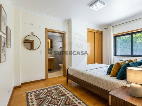 Apartamento T3 em Santo António dos Cavaleiros e Frielas, Loures