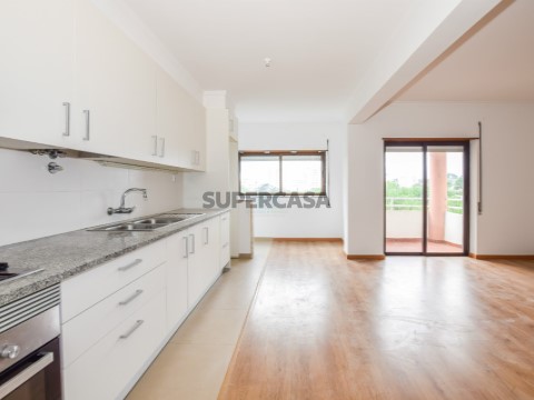 Apartamento T3 em Chancelaria, Torres Novas