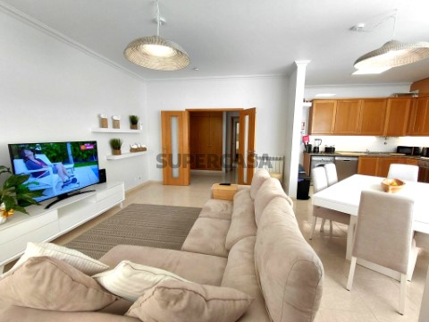Apartamento T3 na Avenida Manuel Remígio, Nazaré