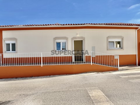 Moradia T3 em Estrada dos Candeeiros, Benedita