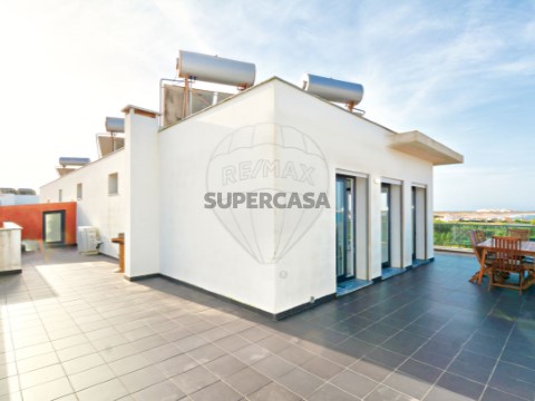 Apartamento T4 em Ferrel, Peniche