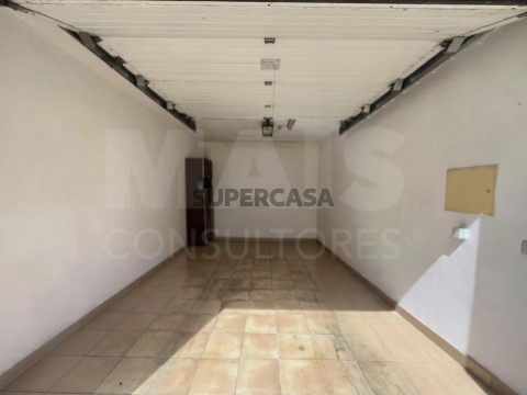 Garage au Samora Correia, Benavente