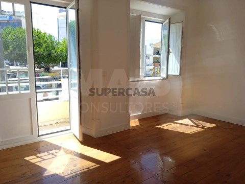 Apartamento T2 em Laranjeiro e Feijó, Almada
