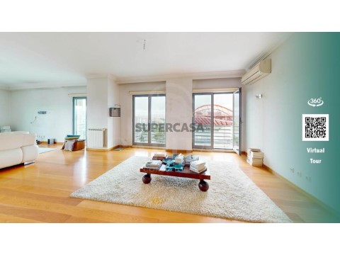 Apartamento T5 em São Domingos de Benfica, Lisboa