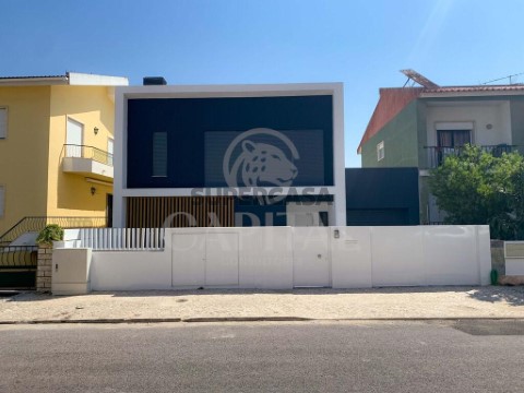 Moradia T5 em Loures, Loures