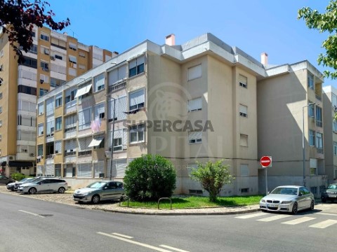 Apartamento T2 em Encosta do Sol, Amadora