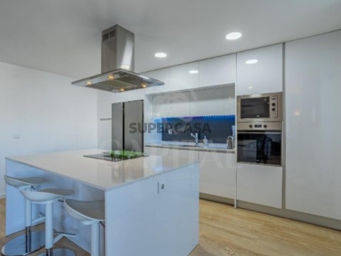 Apartamento T4 em Almada, Cova da Piedade, Pragal e Cacilhas, Almada