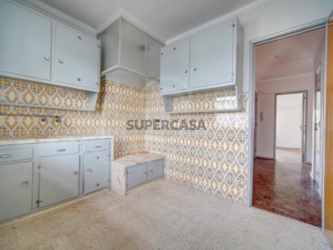 Apartamento T2 em Santa Iria de Azoia, São João da Talha e Bobadela, Loures