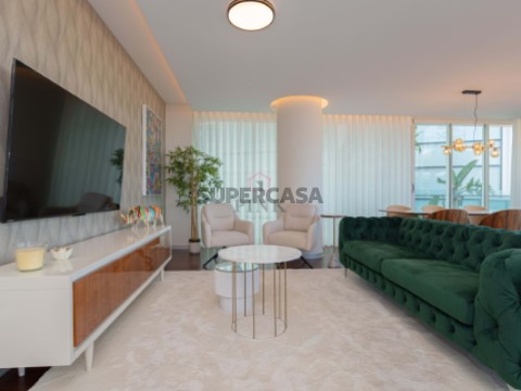 Apartamento T4 em São Pedro, Funchal
