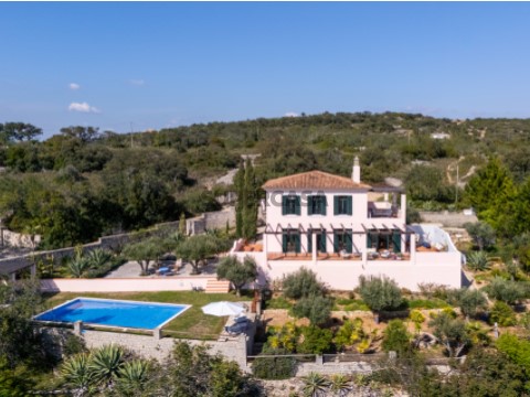 Villa T2 Duplex em EM1305, Santa Bárbara de Nexe