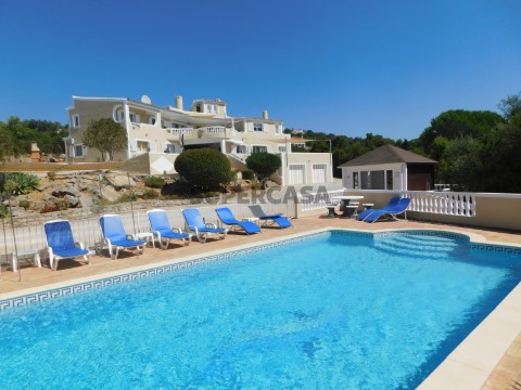Villa T6 em Urbanização Quinta das Raposeiras, Santa Bárbara de Nexe
