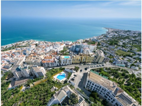 Prédio em Albufeira e Olhos de Água, Albufeira