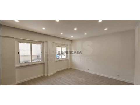 Apartamento T2 em Águas Livres, Amadora