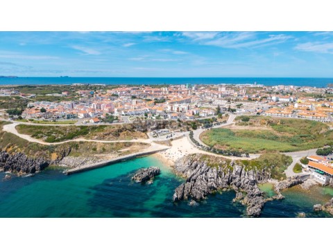 Moradia T14 em Peniche, Peniche