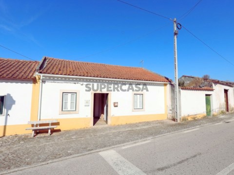 Huis 2 kamers Op Rua Pedro Alves Jaleko, Manique do Intendente, V.N.De S.Pedro e Maçussa