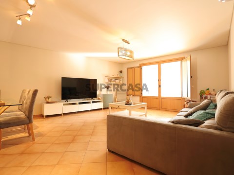 Appartement 3 kamers Op Rua da República, Aldeia Galega da Merceana e Aldeia Gavinha
