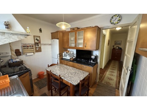 Moradia T4 Duplex na Rua do Loureiro, Colares