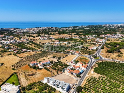 Moradia em Banda T3 em Albufeira e Olhos de Água, Albufeira