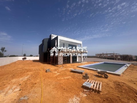 Moradia T4 em Pêra, Silves