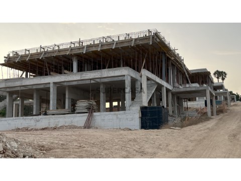 Moradia germinada-T3-Lagos-Praia da Luz