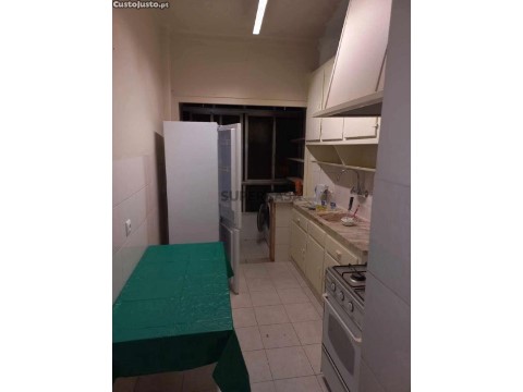 2905010532-t4-em-odivelas-para-investidores
