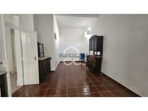 Moradia T4 em Santiago Maior e São João Baptista, Beja
