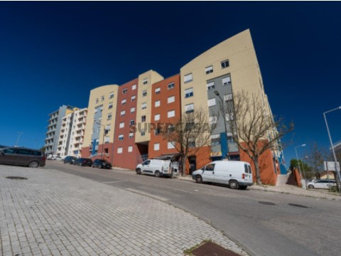 Apartamento T3 em Caparica e Trafaria, Almada