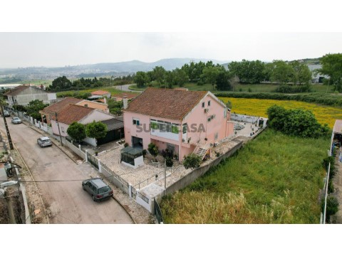 Moradia T4 em Santo Antão e São Julião do Tojal, Loures