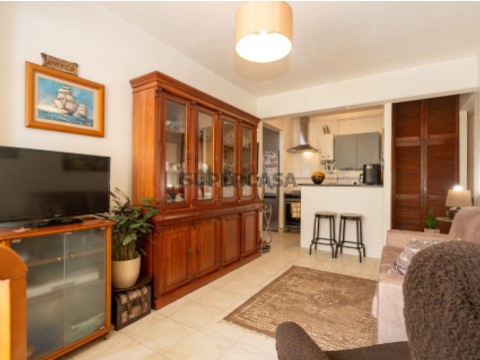 Apartamento T1 em Massamá e Monte Abraão, Sintra