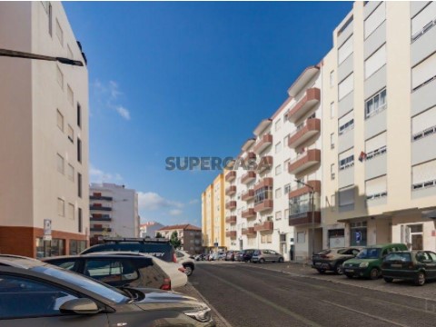 Apartamento T3 em União Freguesias Santa Maria, São Pedro e Matacães, Torres Vedras