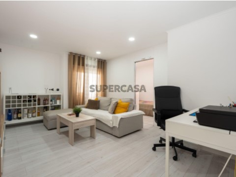 Apartamento T2 em Alhos Vedros, Moita