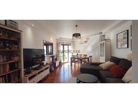 Apartamento T2 em Ramada e Caneças, Odivelas