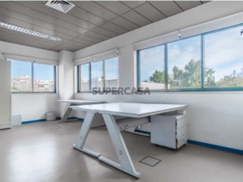 Escritorio Centro Alges