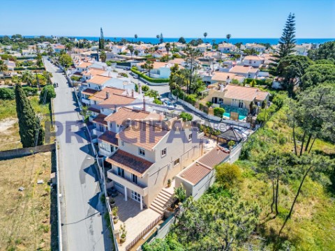 Moradia T3 em Albufeira e Olhos de Água, Albufeira