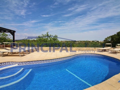 Moradia T4 em Guia, Albufeira
