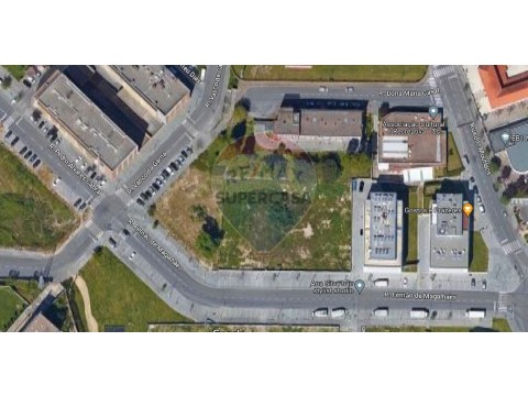 Terreno em Cidade da Maia, Maia