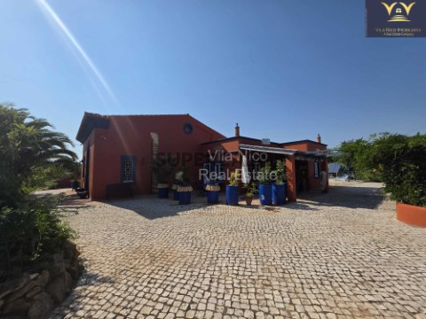 Moradia T9 Duplex em Caminho da Boavista, Quelfes