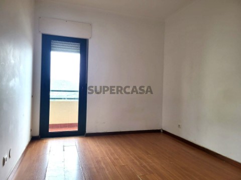 Apartamento T2 em Alenquer (Santo Estêvão e Triana), Alenquer