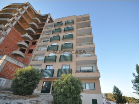 Apartamento T2 em Alenquer (Santo Estêvão e Triana), Alenquer