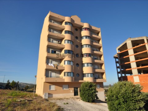 Apartamento T3 em Alenquer (Santo Estêvão e Triana), Alenquer