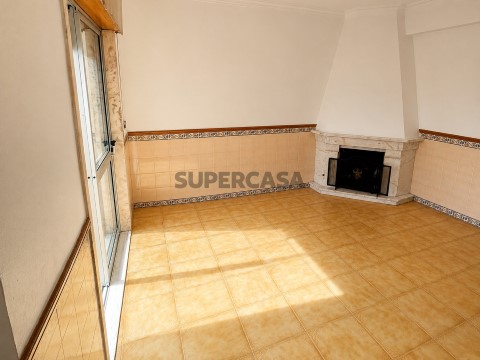 Apartamento T2 em Rio de Mouro, Sintra