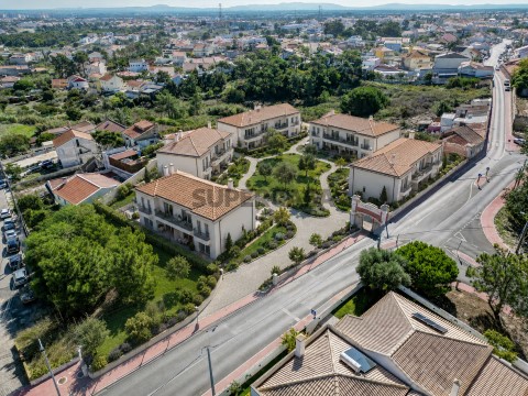 Terreno Urbano em Charneca de Caparica e Sobreda, Almada