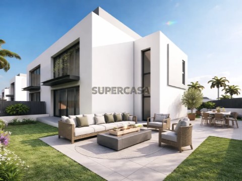 Moradia T4 em Carcavelos e Parede, Cascais