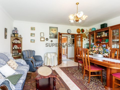 Apartamento T3 em Alfragide, Amadora