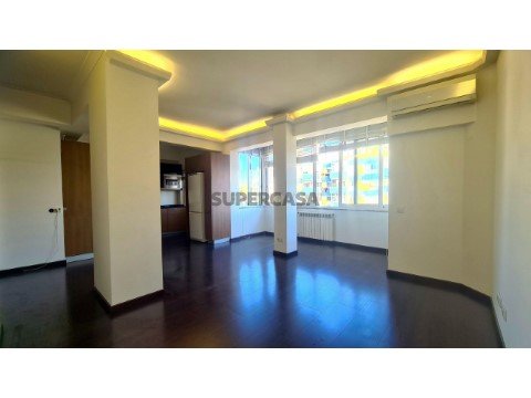 Apartamento T3 em Lumiar, Lisboa