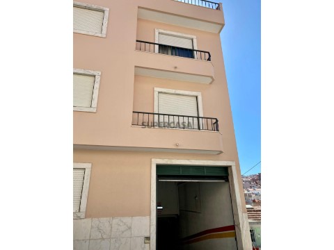 Garagem em Encosta do Sol, Amadora