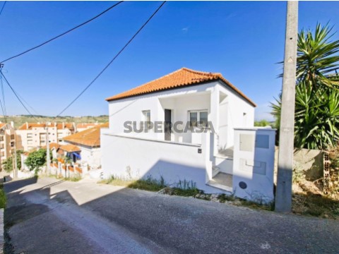 Moradia T4 em União Freguesias Santa Maria, São Pedro e Matacães, Torres Vedras