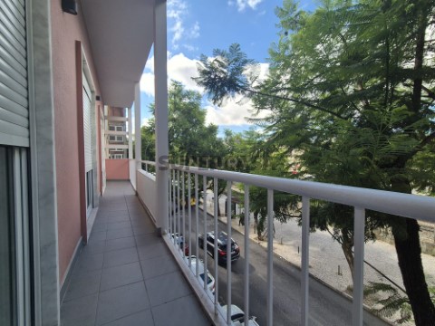 Apartamento T2 em Mina de Água, Amadora