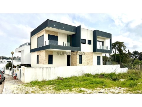 Moradia T5 em Charneca de Caparica e Sobreda, Almada